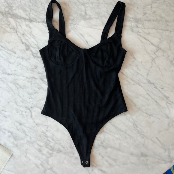New with Tags - F21 Black Tank Bralette Style Thong Body Suit - Size M - Picture 1 of 5